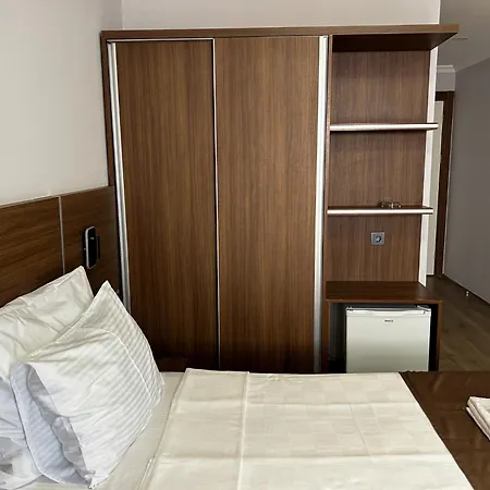 Life ホテル Gulluk