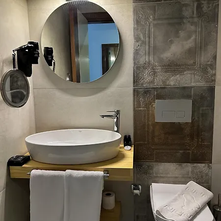 Life Hotel 2*