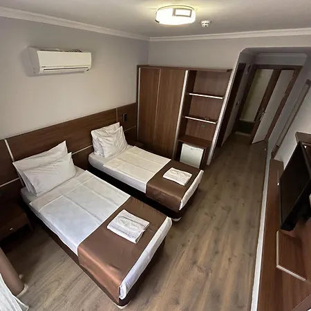 Hotel Life 2*